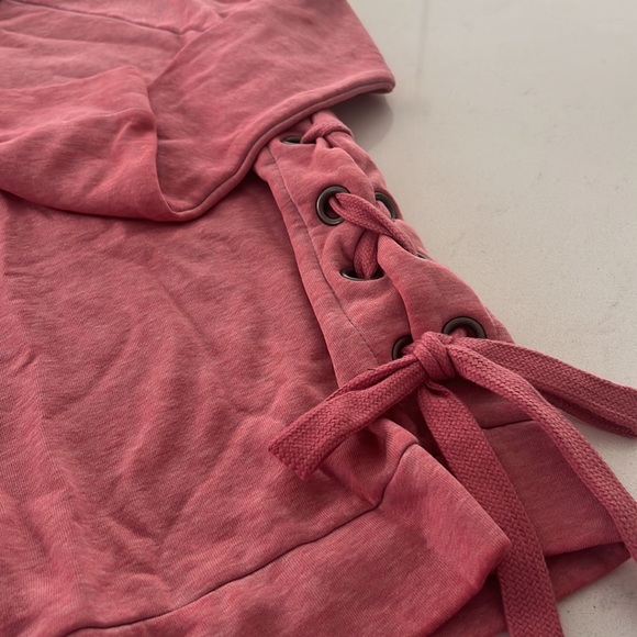 Pink Sweatshirt with Lace-up sides. - Picture 6 of 7